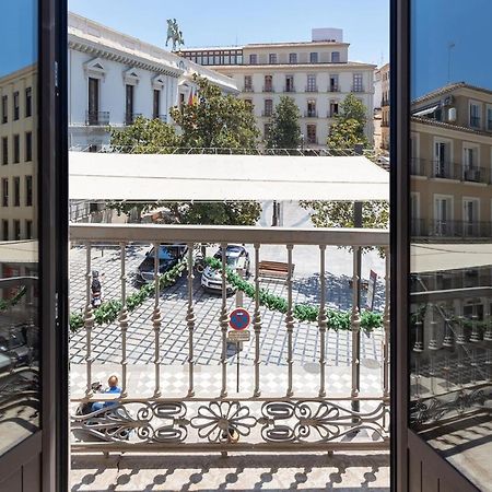 Elegant Town Hall Apartment With Views Гранада Экстерьер фото
