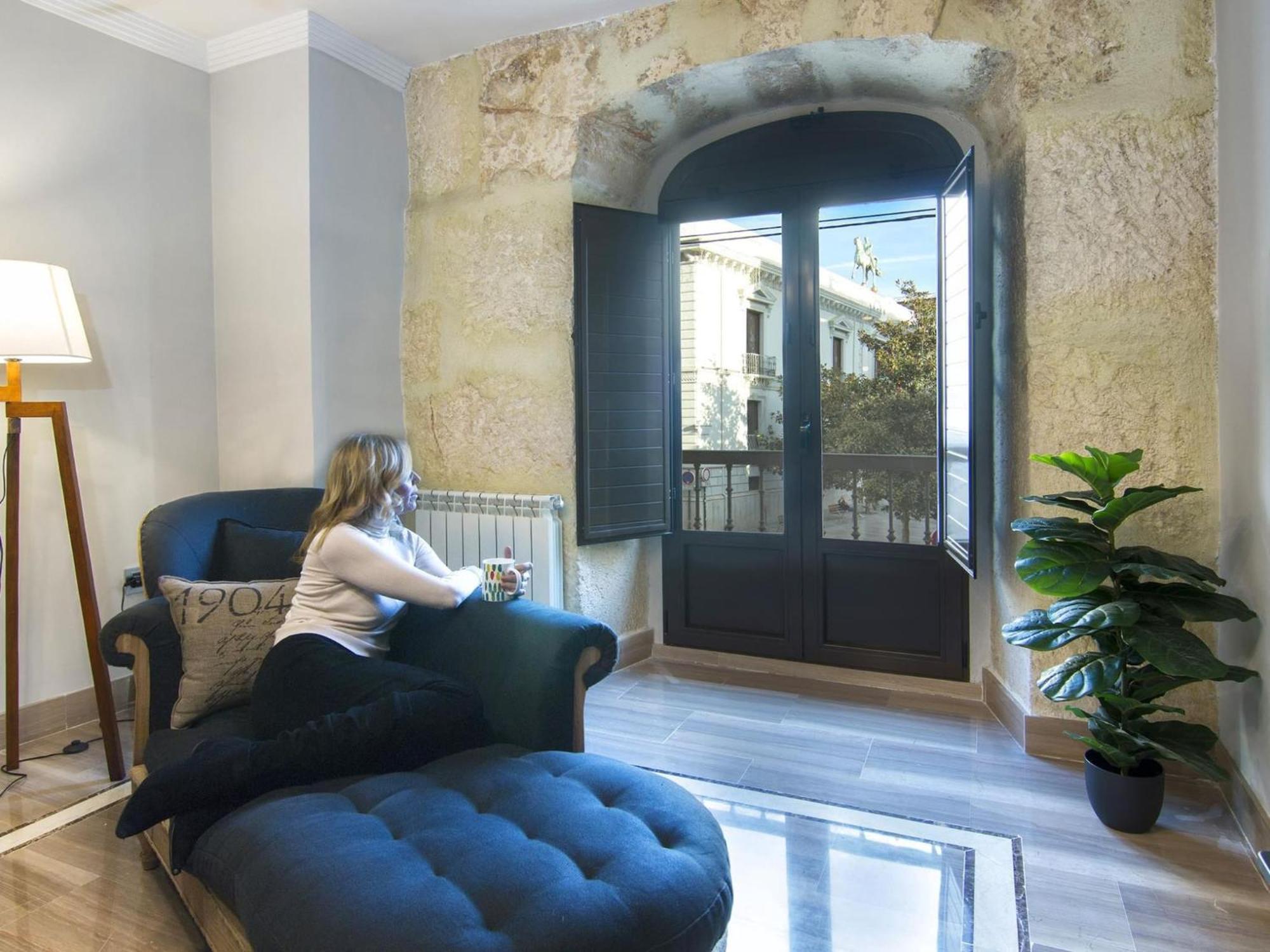 Elegant Town Hall Apartment With Views Гранада Экстерьер фото