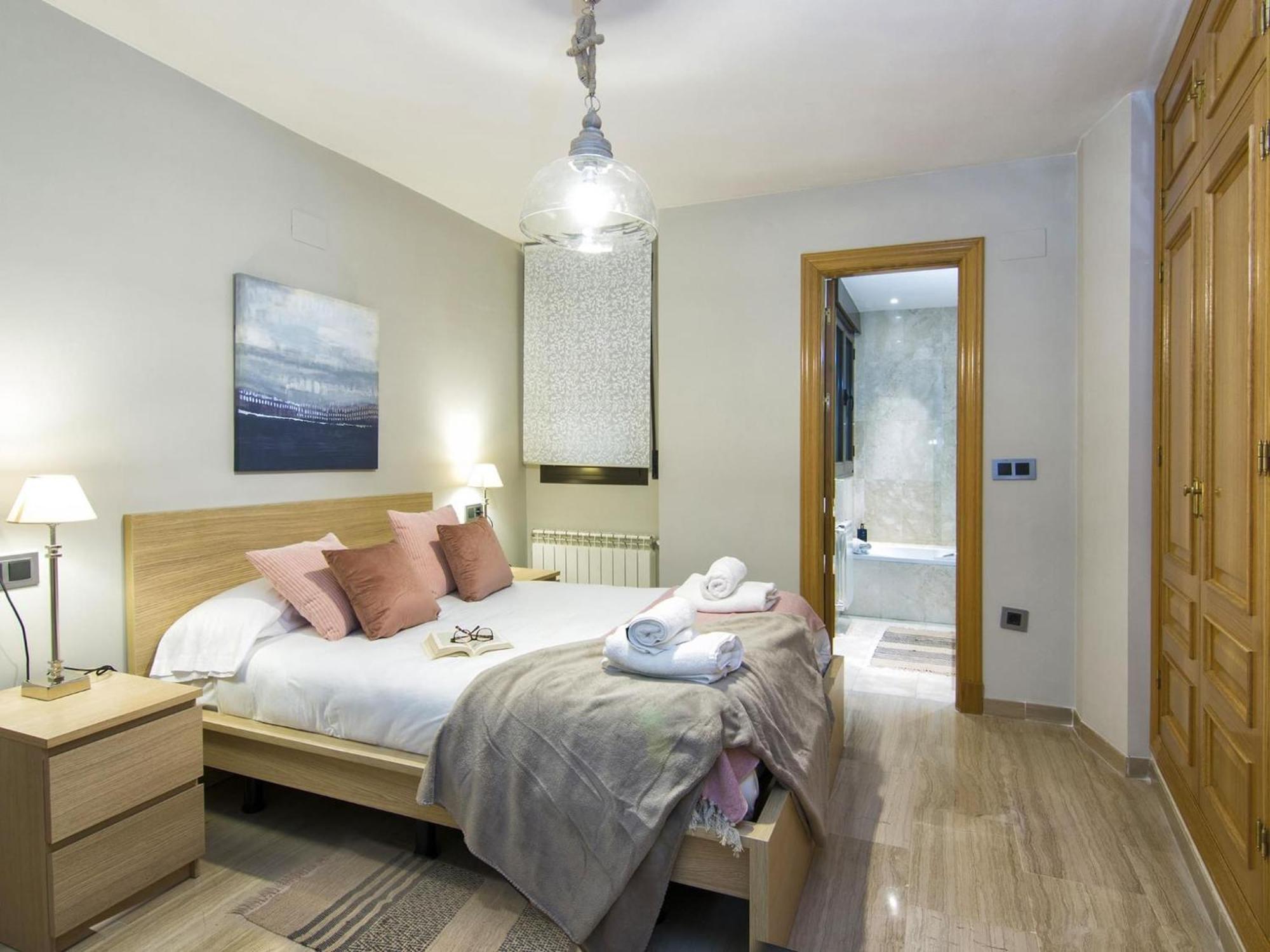 Elegant Town Hall Apartment With Views Гранада Экстерьер фото